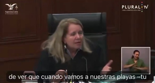 Justice Loretta Ortiz sparked controversy by asserting that the “all-inclusive” model means Mexicans are prohibited from accessing beaches