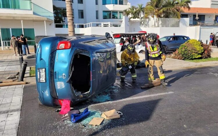 Woman Injured in Serious Rollover on the Mazatlán Boardwalk
